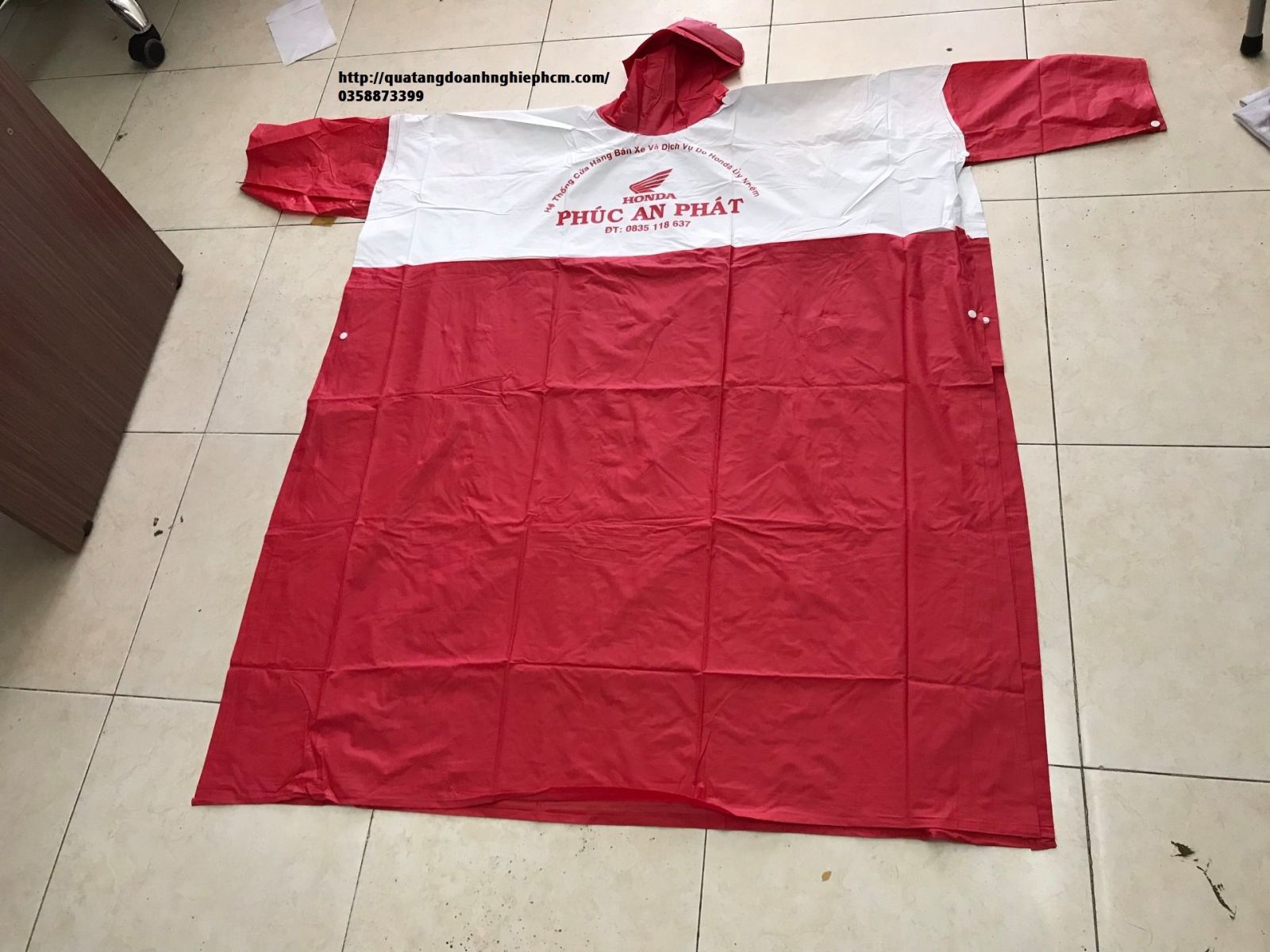 Kinh nghiệm khi làm áo mưa in logo công ty