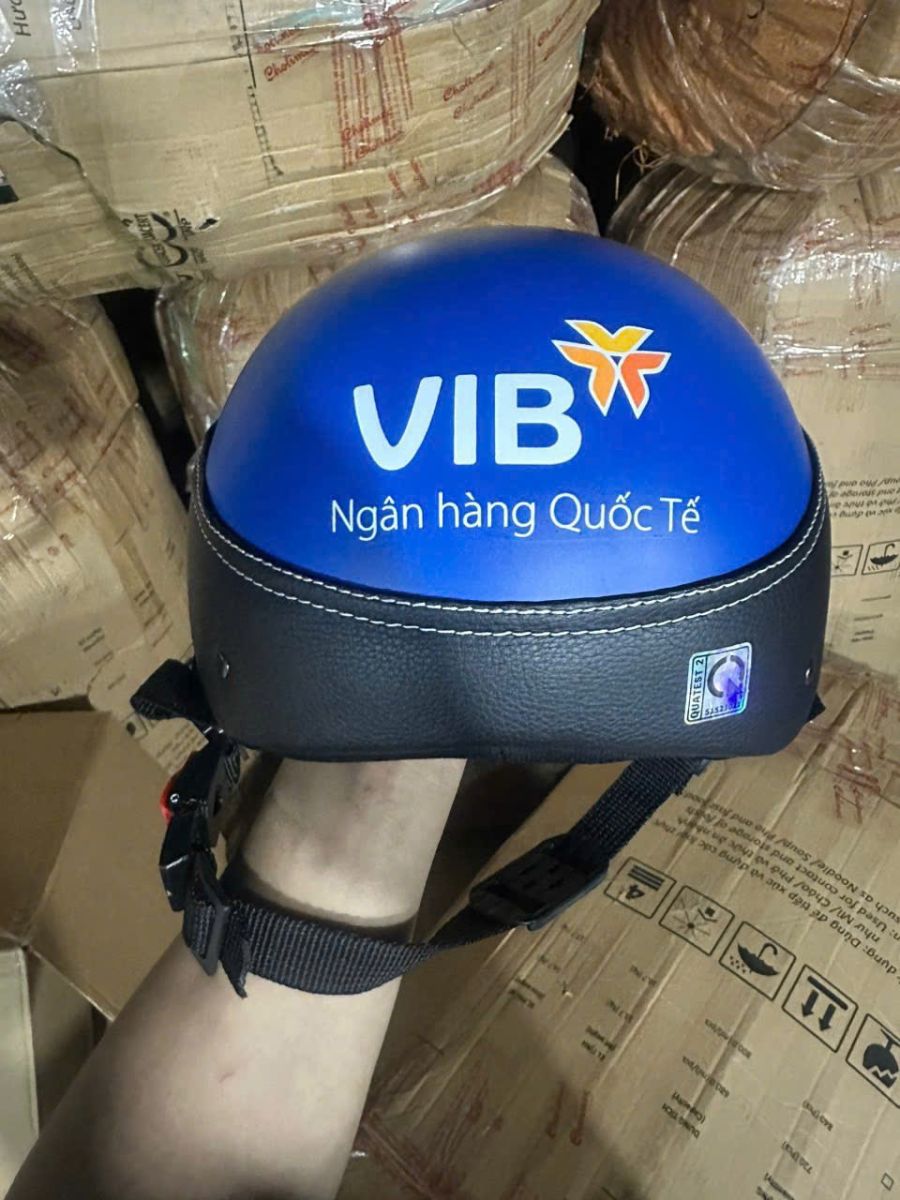 sản xuất nón bảo hiểm quà tặng in logo VIB 1