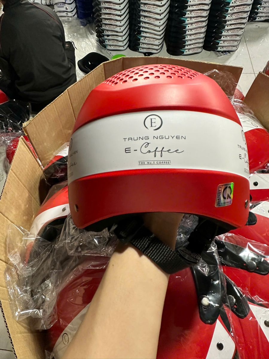 xưởng sản xuất nón bảo hiểm quà tặng tại Long An