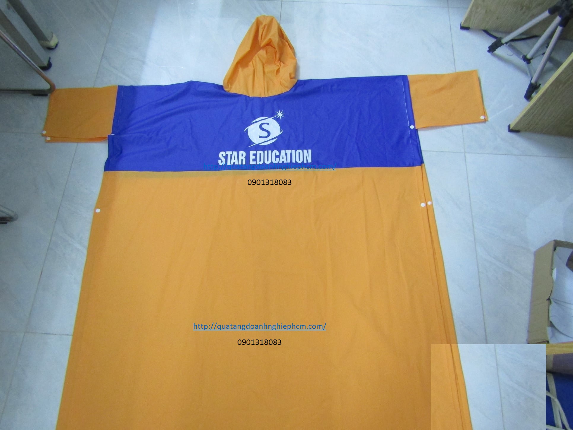 Xưởng sản xuất áo mưa quà tặng công ty Star Education