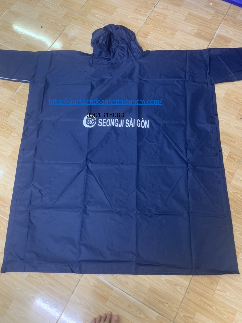 công ty sản xuất áo mưa in logo seongji sài gòn làm quà tặng