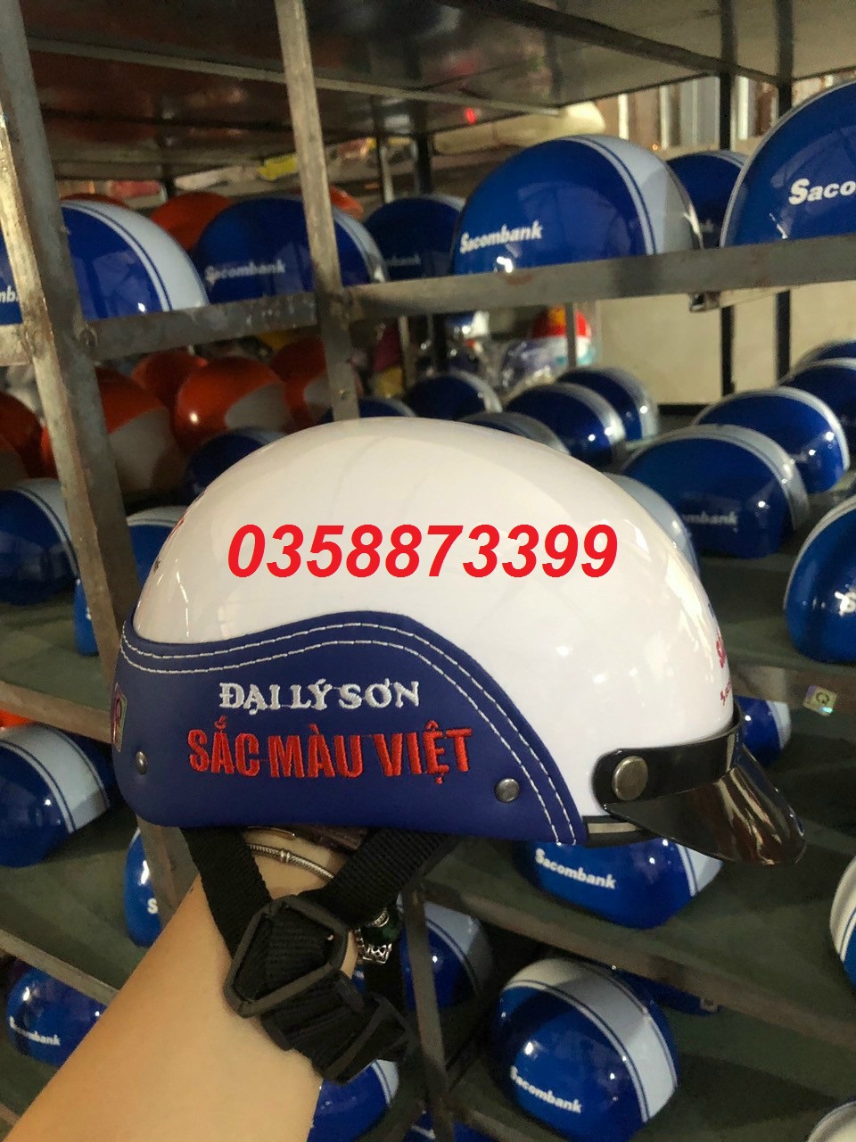 mũ bảo hiểm in logo sơn sắc màu việt